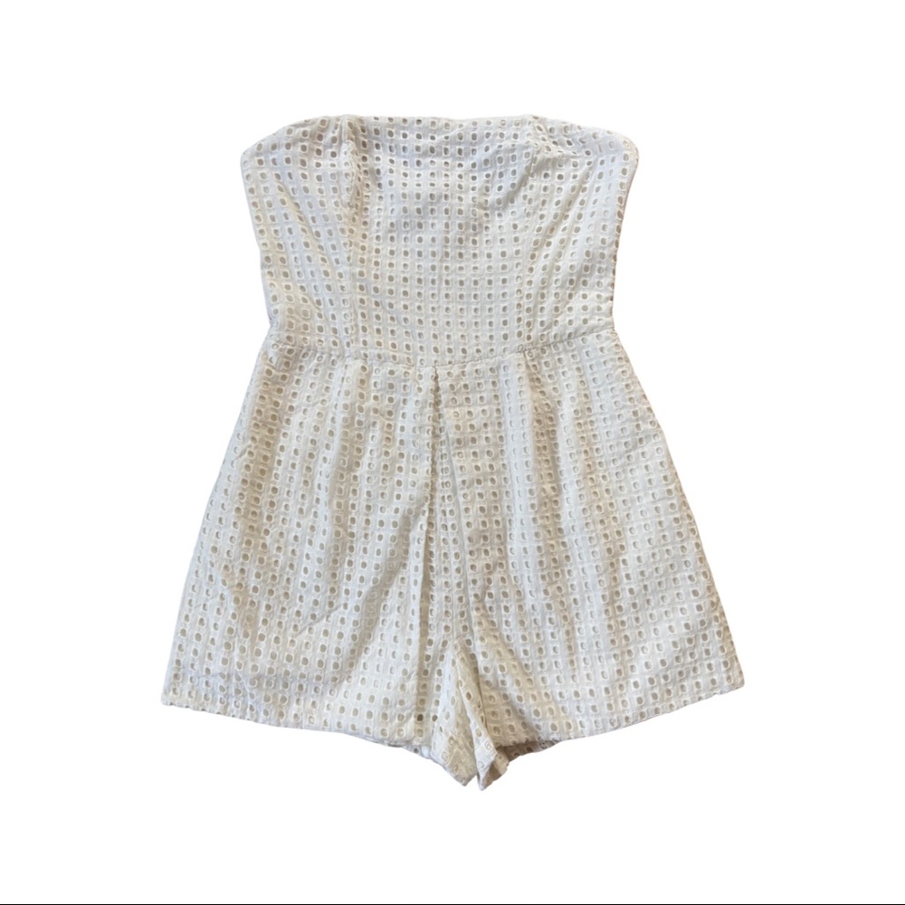 NWOT Elorie Strapless Eyelet Skirt Short Romper